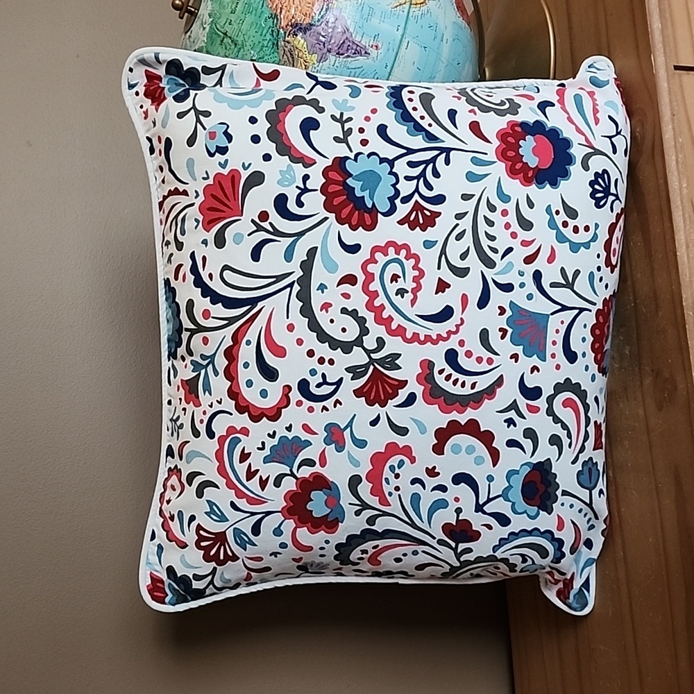 IKEA KRATTEN Floral Paisley Zipped Cushion Cover